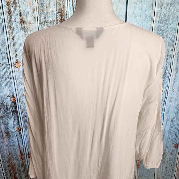 Vera Wang Semi-Sheer Rounded Neck Tunic - Picture 8 of 12